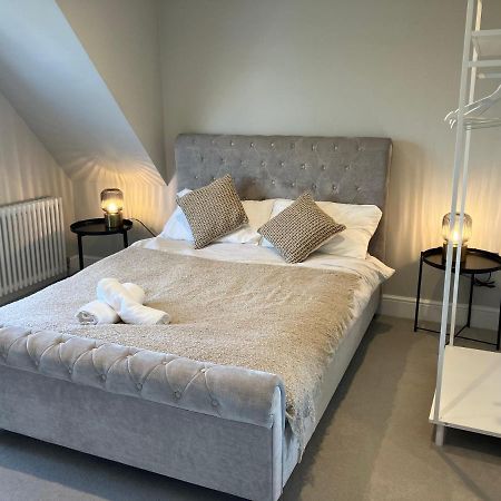 Stylish 1 Bed Flat With Private Terrace In Wimbledon - 3 The Queens London Exterior photo