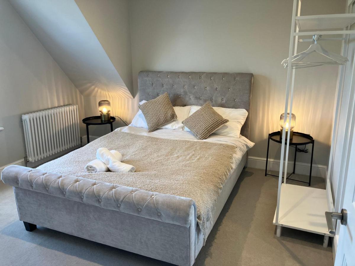 Stylish 1 Bed Flat With Private Terrace In Wimbledon - 3 The Queens London Exterior photo